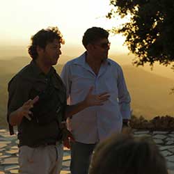 MEJDI offers tours with two guides for multiple perspectives.